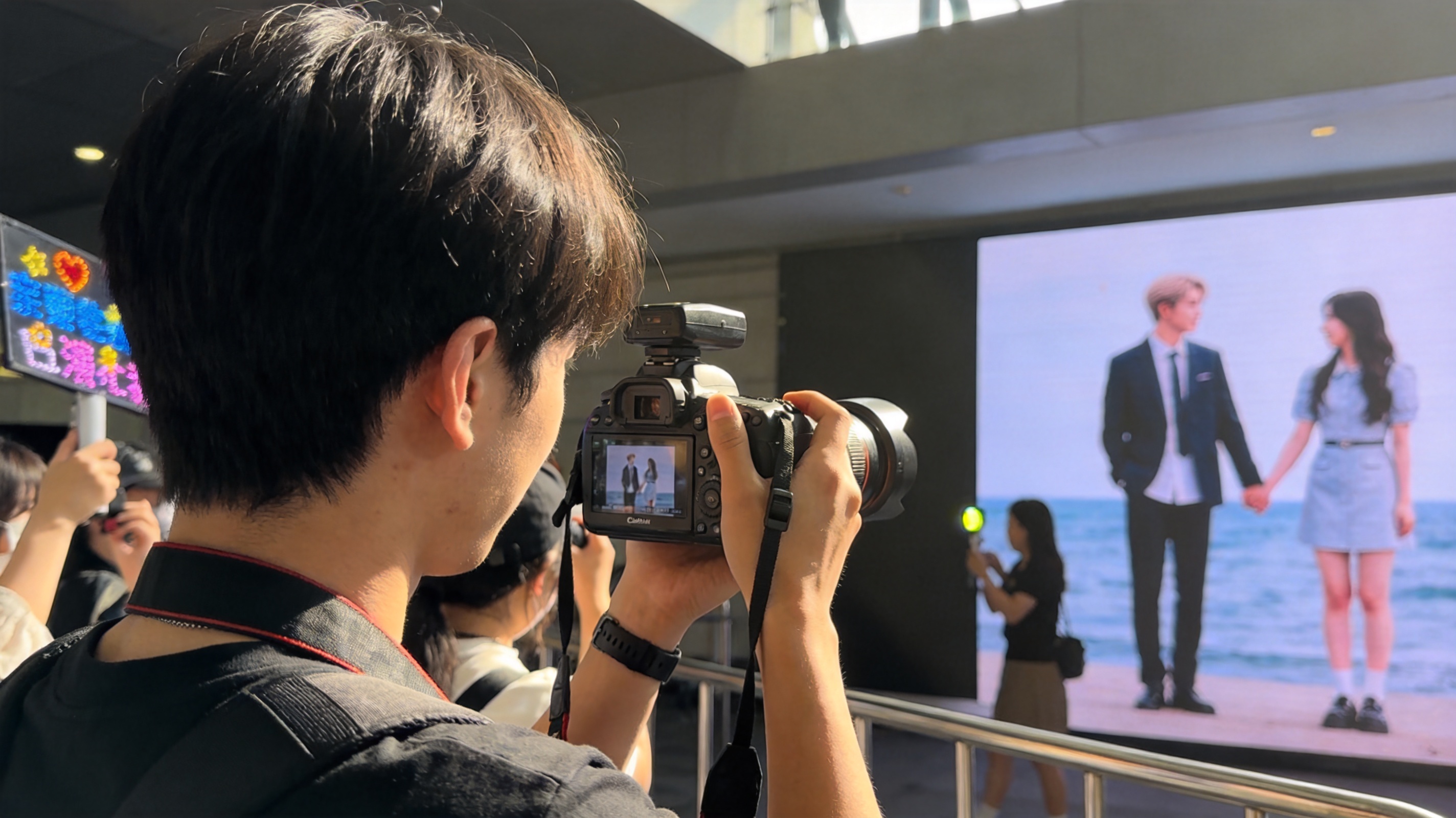 顶流男团成员恋情曝光